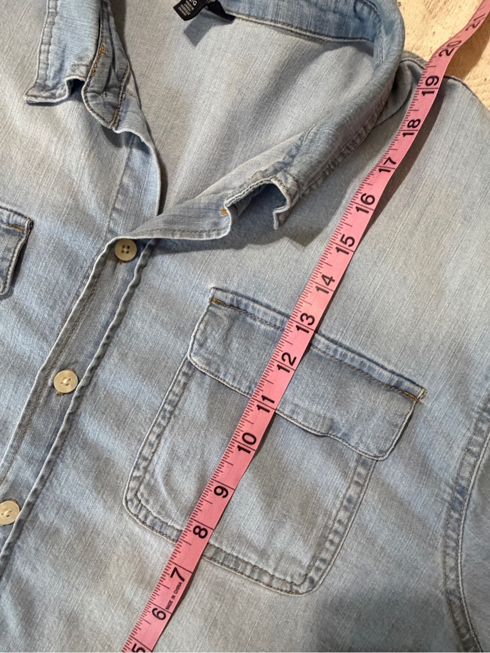 Great condition size L Buffalo David Bitton Light Blue Cropped Denim Shirt. - Picture 8 of 10